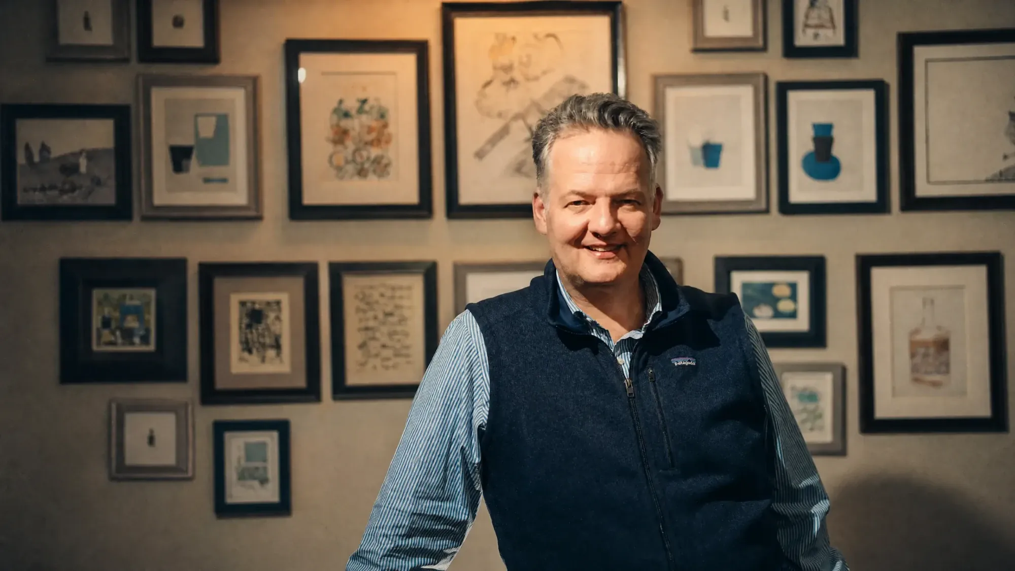 Sebastian Sauerborn in den Räumen der Kanzlei
